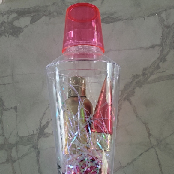 Bath Set w/shaker bottle - Picture 2 of 5